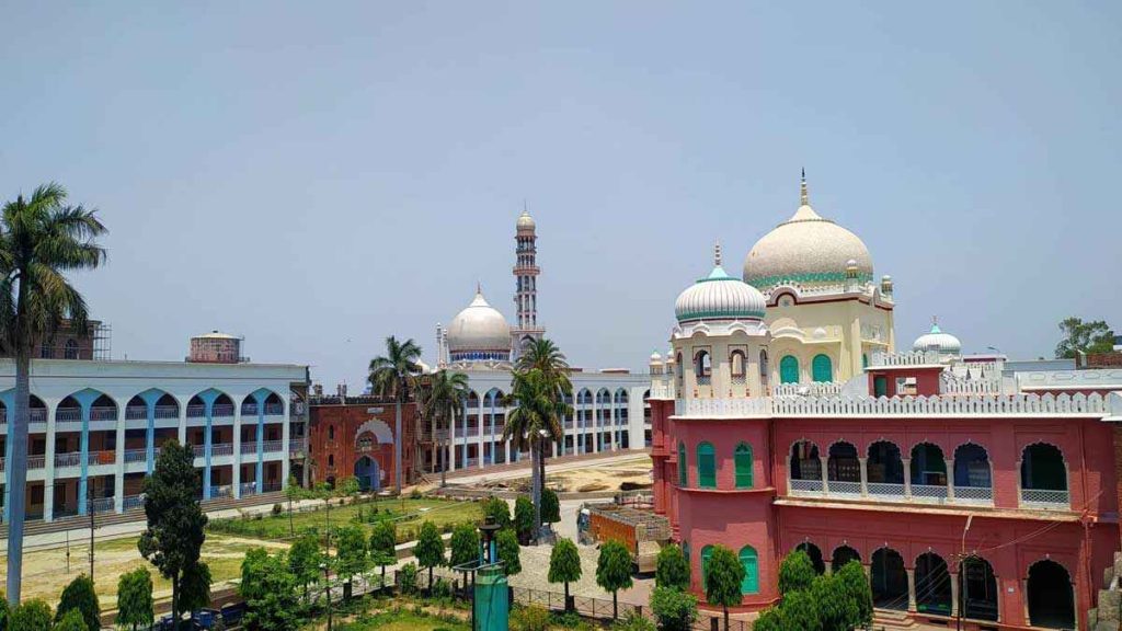 রাষ্ট্রের কাছে সবারই কিছু চাওয়া আছে, শুধু কওমি আলেমদেরই কোনো দাবি নেই, মাশাআল্লাহ!!